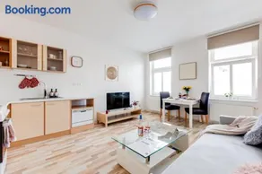 Comfy Apartment with Bedroom Nook - Image 2