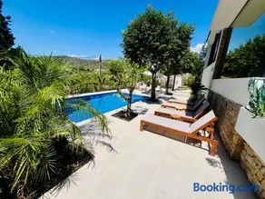 Stylish luxury villa near Sitges - Image 3