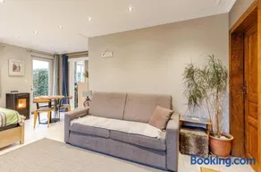 Cosy Studio close to Bruxelles South Charleroi Airport - Image 3