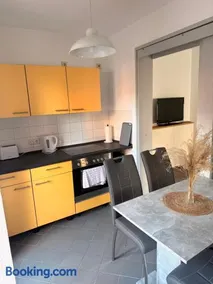 Kleine-Auszeit am Dom Ferienwohnung für Gäste & Monteure - Image 4
