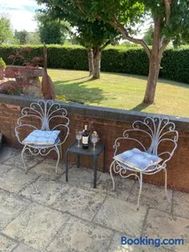 The Gardens Room - Image 2
