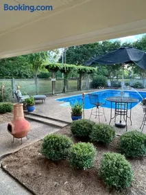 Pool House - Image 5