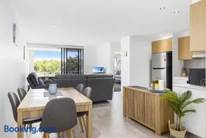 Marina Retreat - Image 1