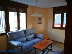 Apartamento con vistas a la montaña - Image 1