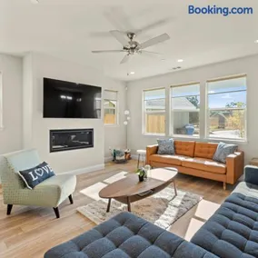 Newly Built Murphys Modern Retreat - Image 1
