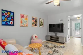 Parkside Alexandria Townhome - 3br free parking - Image 3