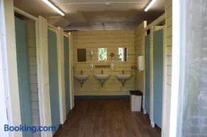 The Woodpecker shepherd hut - Image 5