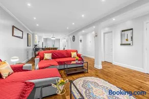 Amazing 3-Bedrooms in Rosemont - Montreal - Image 2