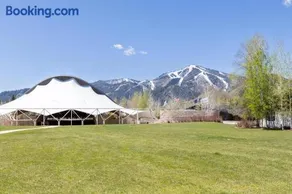 Sun Valley Atelier Condo in Perfect Location - Image 1