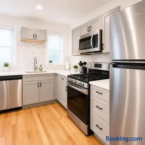 Cozy Cornhill Getaway, Free Parking KitchenWD - Image 1