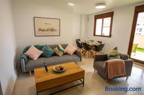 Modern penthouse with TV 65 and parking at the foot of the tram - Image 4
