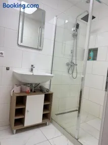 Beautiful Apartment in Mönchengladbach mit Wintergarten - Image 3