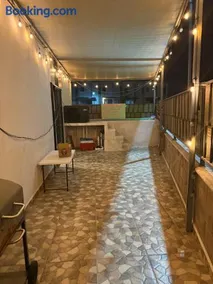 Very large house with patio and jacuzzi - Image 2