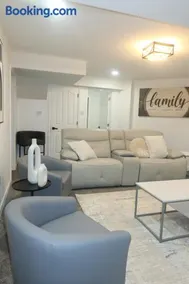 Brand New 2BR Guest Suite Private Entry - Image 2