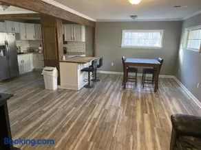 Cozy Country Cottage - Image 5