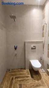 Royal Escape Lake Resort - Image 3