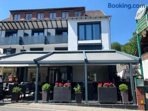 Hotel Restaurant Toscana - Image 1