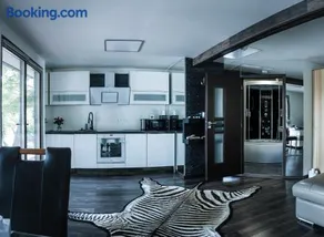 Golden Beach Apartment - Image 3