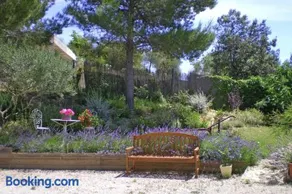 Holiday cottage with private terrace, Bellegarde - Image 2