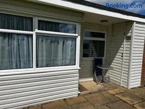 2 Bedroom Chalet Close to Beach - Image 2