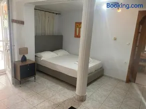 Holiday House Skala Kallirachi - Image 2