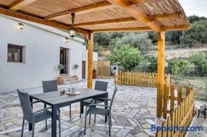 Villa Camesi - Quiet Escape with Stunning Views - Image 4