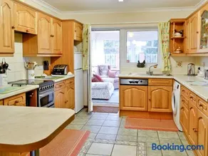 South Cleeve Bungalow - Image 4