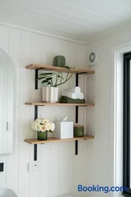 ARBY - Irvine Wines Tiny Home - Image 4