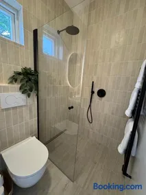 Modern Studio Apartment in central Kópavogur - Image 2