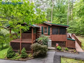 View Hot Tub-Sauna-Fire Pit-Fireplace-Honeymoon - Image 3