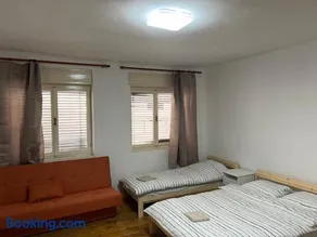 Sremski Karlovci Center Homestay - Image 2