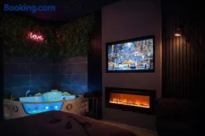 Loft, Studio and Love Rooms - Image 3