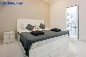 Clintonvilla 4-bedroom with pool near to Airport - Image 5