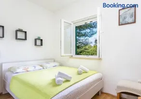 HOLIDAY HOUSE Ose - Image 3