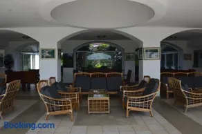Vila Lac - Ecohotel - Domeniul Sarulesti by the Lake - Image 2