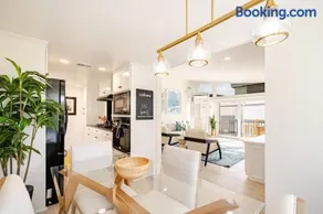 Amazing location, Unique Oceanfront Beach House! - Image 4