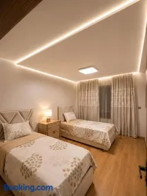 Elegant Designer Apartment in Tangier - Image 3