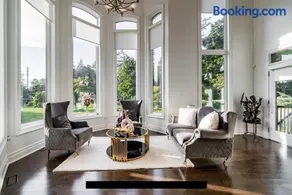 Spacious Vacation Home For Family Groups, Birthdays & Weddings - Image 4