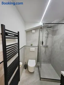Moderne Wohnung mit Balkon, Küche, W-Lan & Parkplatz in Moers - Ideal für Business, Familien und Monteure - Image 4