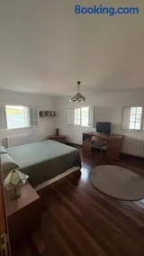Waterfront Stone Beach House with Sea Views in the Old Town - Image 3