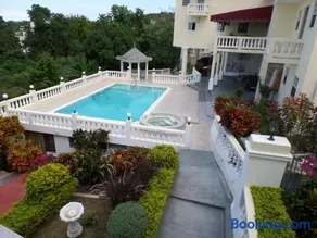 The Royal Kensington Villa 4 - Image 1
