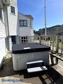 Historic Coast Guard House and Cottages - Image 1