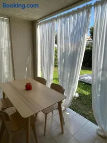 Appartement rénové avec piscine, plage 2mns à pied - Image 5