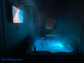Carol Residence Penthouse -outside jacuzzi and barbeque- 10 min to the Christmas Market - Image 2