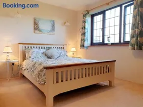 Bay Tree Cottage - cosy home near beach - Image 5