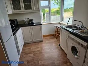 Hillview House - Image 2