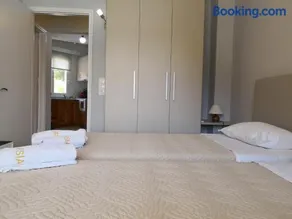 Molos Beach Apartments - Image 3