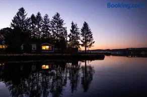 Lighthouse Motel and Cottages - Image 3