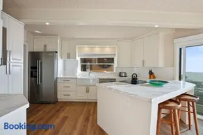 Oceanfront Paradise on Neptune - Image 2