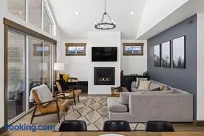 Suncadia Resort Luxury Home Next to Nelson Farm - Image 2